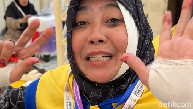 Koper Kepenuhan? Jemaah Haji RI Pakai Jurus Baju Berlapis-lapis