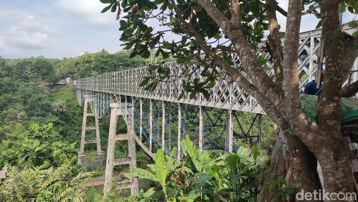 Jembatan Cirahong di Perbatasan Ciamis-Tasikmalaya