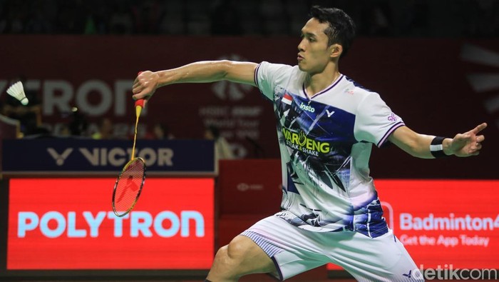 Pebulutangkis Indonesia Jonatan Christie sukses menundukkan andalan Singapura Jia Heng Jason Teh dalam babak awal Indonesia Open 2026 di Istora Senayan, Jakarta, Selasa (2/6/2026). Jojo menang dua gim langsung atas Jia Heng Jason Teh (21-18, 21-15) d