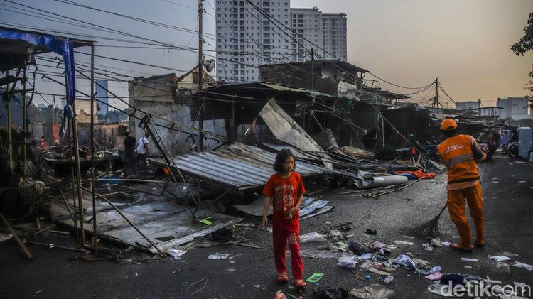 FOTO: Ratusan Rumah Hancur dan Hangus Dilalap Kebakaran Kemayoran