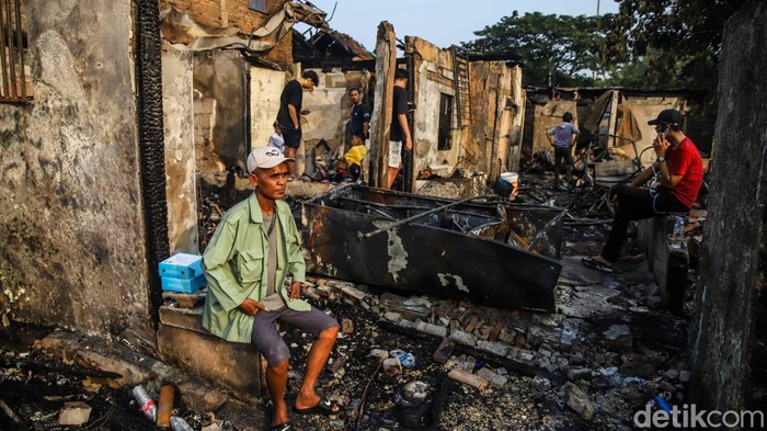 Kebakaran besar yang melanda permukiman padat di Jalan Kemayoran Gempol, Kelurahan Kebon Kosong, Kecamatan Kemayoran, Jakarta Pusat, tidak hanya meninggalkan puing-puing bangunan, tetapi juga menghadirkan tantangan besar terkait pemulihan hunian bagi