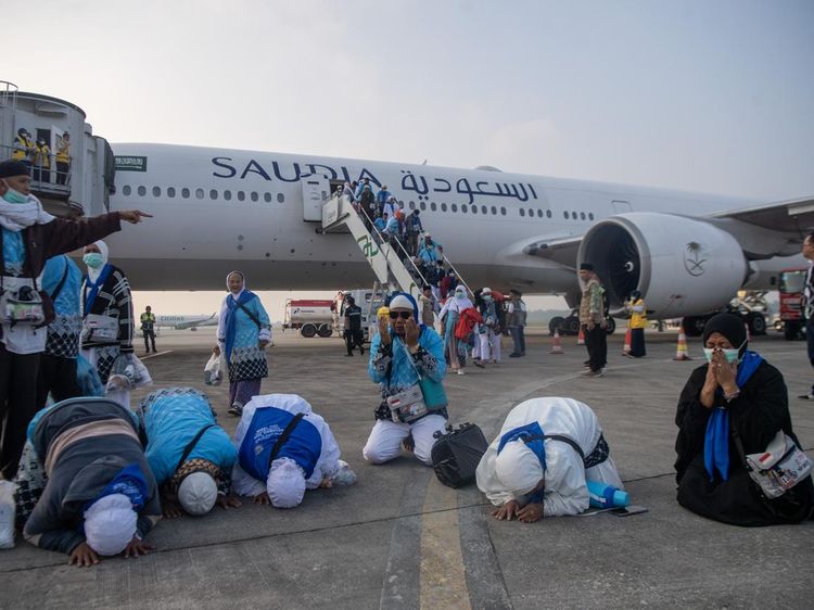 Kloter Pertama Jamaah Haji Mulai Tiba di Tanah Air