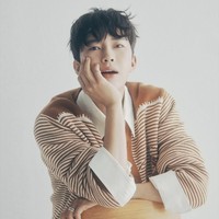 Lim Young Woong populer di tengah kalangan netizen Korea sebagai penyanyi trot. Lagunya IM HERO 2 tembus 900 juta streams di Melon. Ia juga memborong tiga piala di Hanteo Music Awards. Foto: dok. Instagram @limyoungwoong.official