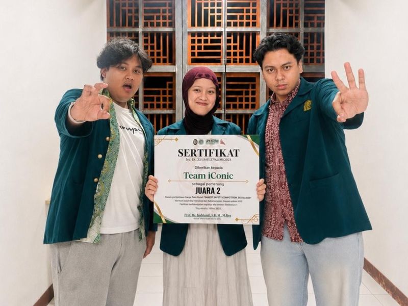 Model SADAR Helmet dirancang tim iConic dengan sensor PPG, akselerometer dan giroskop, tombol respons, dan LED peringatan.  Tim iConic meraih juara 2 dalam ajang SASECOM 2026 yang diselenggarakan Fakultas Kesehatan Masyarakat Universitas Diponegoro, Kamis (7/5/2026).