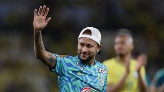 Ancelotti ke Neymar: Silakan Bersaing dengan Vinicius