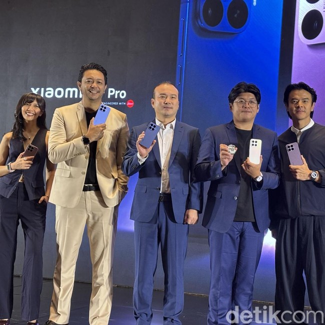 Momen Dion Wiyoko dan Sheila Dara Ramaikan Peluncuran Xiaomi 17T