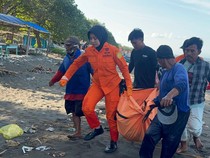 Mayat Pria Misterius Mengapung di Perairan Teluk Penyu Cilacap