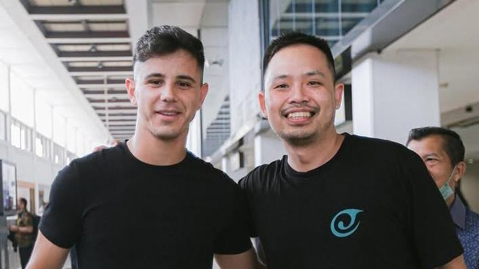 Bnruno Moreira bersama agennya, Gabriel Budi Liminto