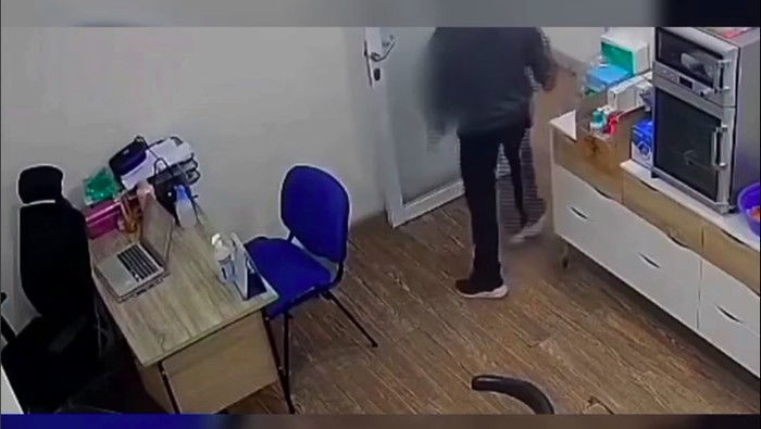 Pria berinisial MA tega menusuk seorang perawat klinik gigi di Kota Tangerang, Banten. (Dok. Istimewa)
