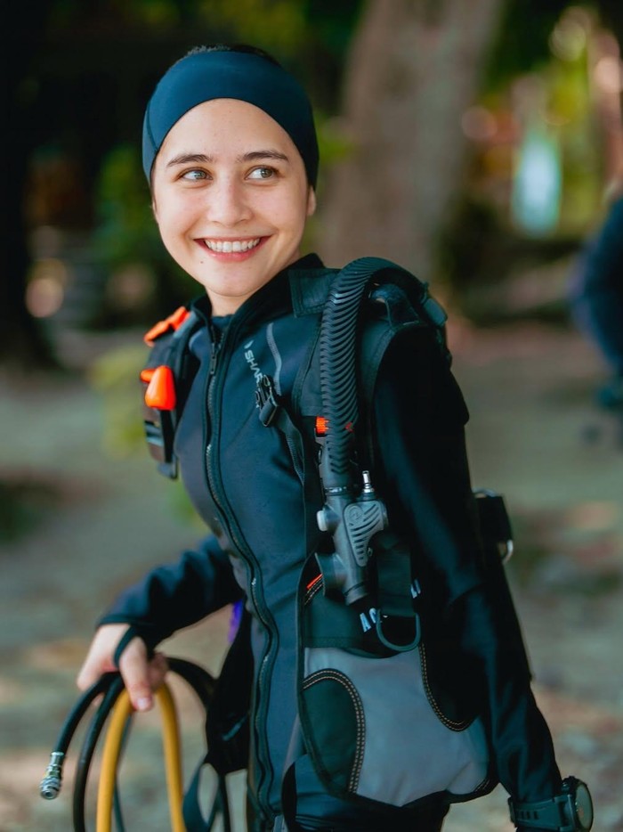 Prilly Latuconsina Jadi Tim Rescue Cliff Diving, Punya Lisensi dan Ikut Tes