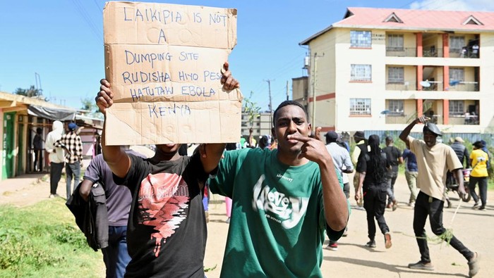 Ratusan Warga Kenya Tolak Rencana Fasilitas Karantina Ebola AS