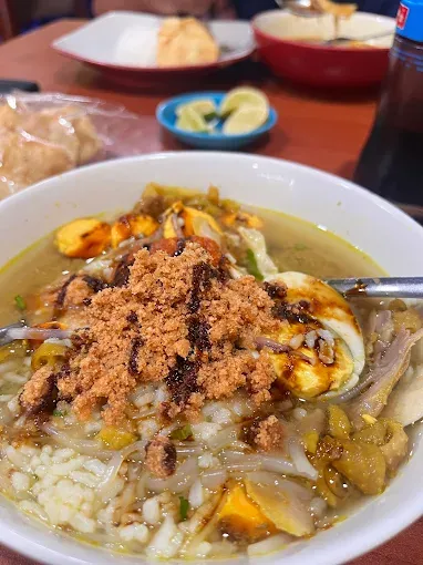 5 Tempat Makan Soto Paling Ikonik di Jakarta yang Enaknya Legend Banget!