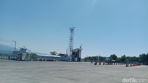 Suasana Pelabuhan Kayangan, Lombok Timur, NTB, yang tampak sepi karena adanya aksi demonstrasi PPS, Selasa (2/6/2026).