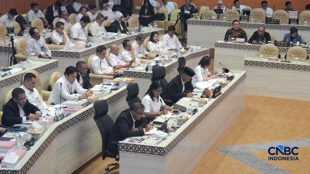 Suasana raker bersama Komisi V DPR RI, di Jakarta, Selasa (2/6/2026). (CNBC Indonesia/Chandra Dwi Pranata)