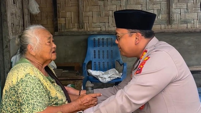 Teks foto: Nek Ginah yang hidup sendiri usai anaknya ditangkap kepolisian. (Foto: dok. Polres Langkat)