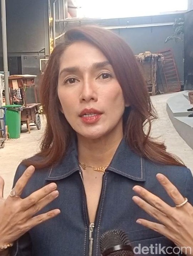 Ussy Sulistiawaty Ambil Keputusan Berat: Tutup Usaha Nasi Bejek