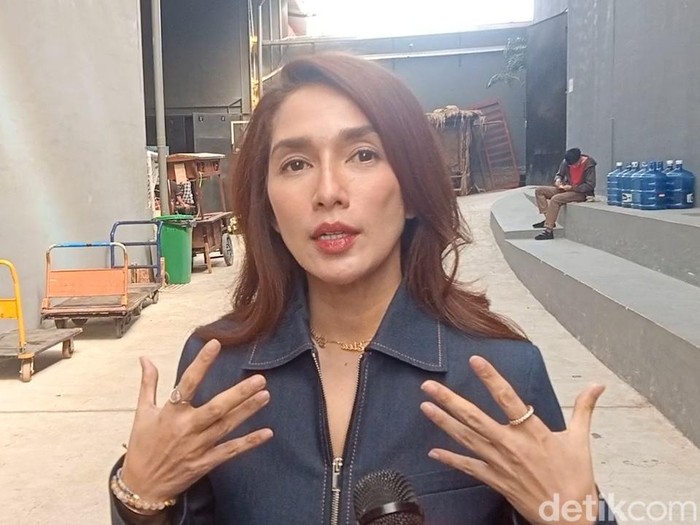 Ussy Sulistiawaty Kapok Pinjamkan Uang, Mau Belajar Tega