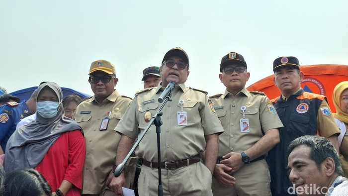 Wakil Gubernur (Wagub) DKI Jakarta Rano Karno menyebut mayoritas kasus kebakaran di Jakarta disebabkan korsleting atau hubungan arus pendek listrik. (Belia/detikcom)