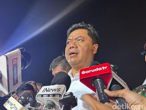 Video Wamensesneg Datangi Korban Kebakaran Kemayoran, Bawa Bantuan dari Prabowo