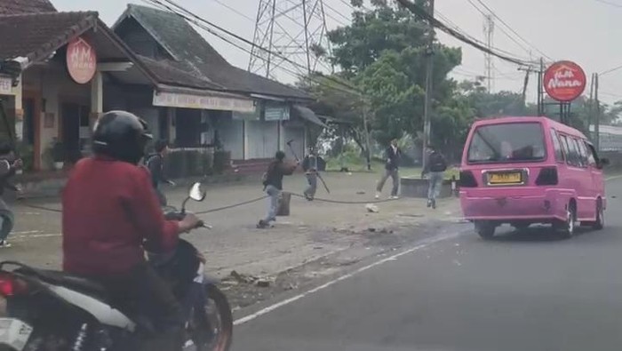 Aksi tawuran pelajar di Cianjur