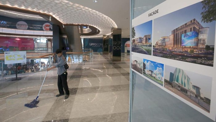 Pusat perbelanjaan di Cibubur tampil dengan identitas baru. Konsep modern dihadirkan untuk menjangkau generasi urban masa kini.