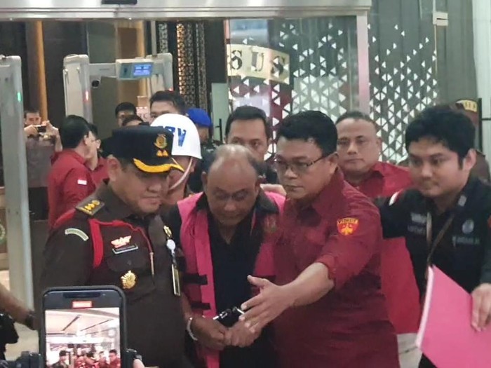 Dadan Hindayana ditahan Kejagung (Rumondang/detikcom)