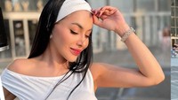 Jerry Aurum turut berkomentar terkait jepretan Aisha ke Denada. Fotografer muda bertalenta, tulisnya. (Foto: dok Instagram denadaindonesia)