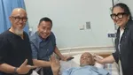 Tio Pakusadewo Dirawat Pakai BPJS Kelas 3, Dewi Irawan Buka Donasi