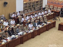 Bos KAI Buka-bukaan 1.810 Perlintasan Kereta Tak Ada yang Jaga