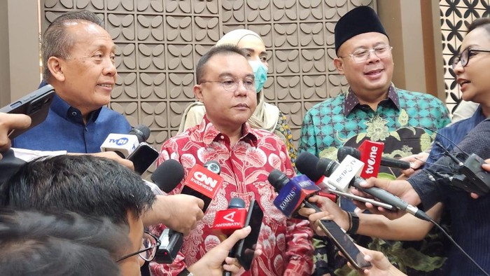 Pimpinan DPR RI sikapi isu-isu terkini, Senayan, Jakarta.