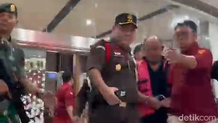 Eks Kepala BGN Dadan Hindayana ditahan Kejagung