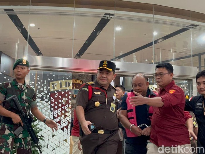 Eks Kepala BGN Dadan Hindayana ditahan Kejagung