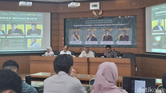 Forum bedah buku Kapitalisme Religius: Peradaban Islam Masa Depan di kampus Universitas Muhammadiyah Yogyakarta (UMY), Bantul, Rabu (3/6/2026).