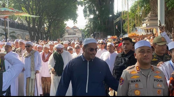 Jemaah yang hadir di haul Habib Abu Bakar Assegaf