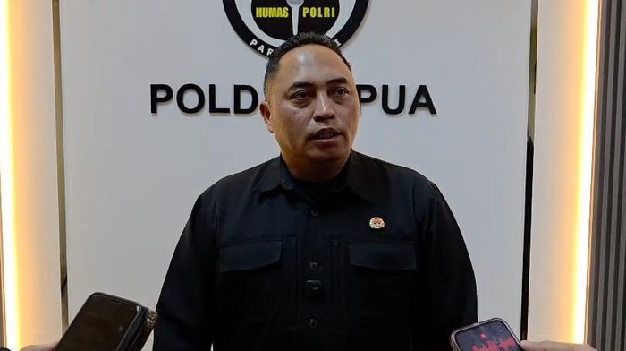Kabid Humas Polda Papua Kombes Cahyo Sukarnito.