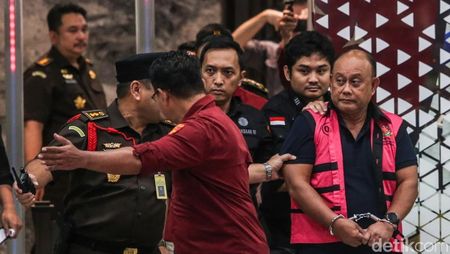 Bingkai Sepekan: Eks Kepala BGN Dadan Tersangka hingga Dolar AS Tembus Rp18.000