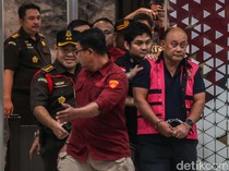 Dadan Cs Markup Barang yang Tak Dibutuhkan MBG: Sepatu hingga TV 75 Inch