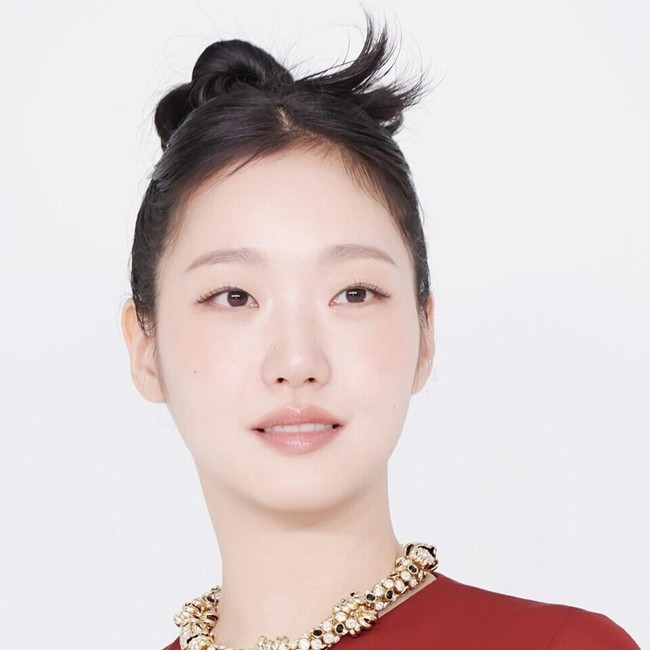 Kecantikan Kim Go Eun Viral, Disebut Mirip Lukisan Wanita Khas Korea