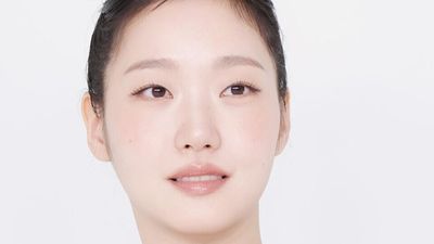 Kecantikan Kim Go Eun Viral, Disebut Mirip Lukisan Wanita Khas Korea