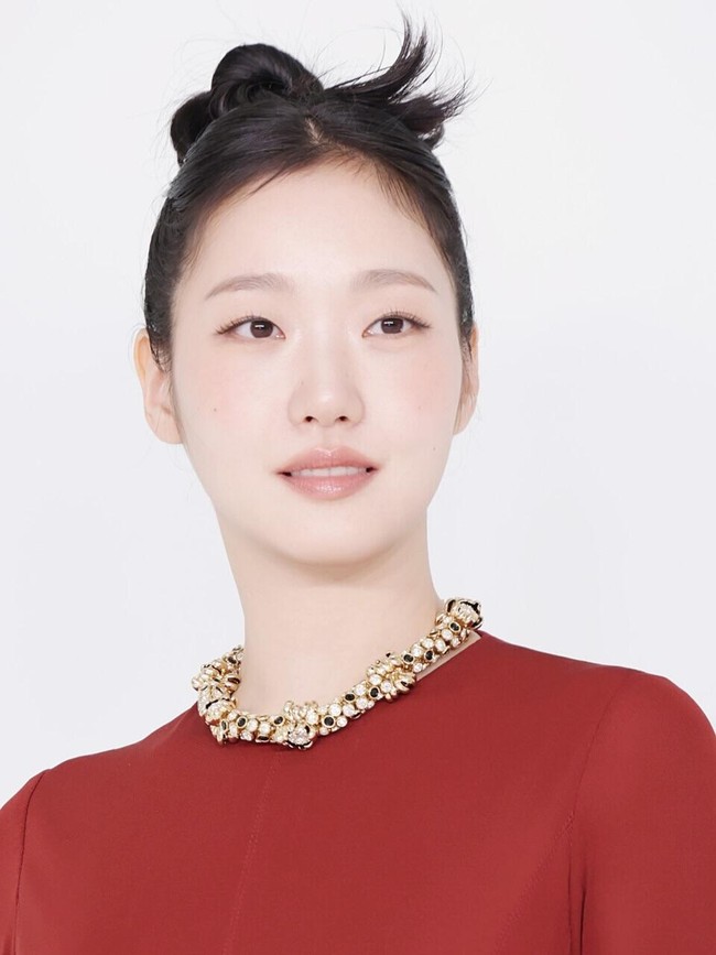 Kecantikan Kim Go Eun Viral, Disebut Mirip Lukisan Wanita Khas Korea