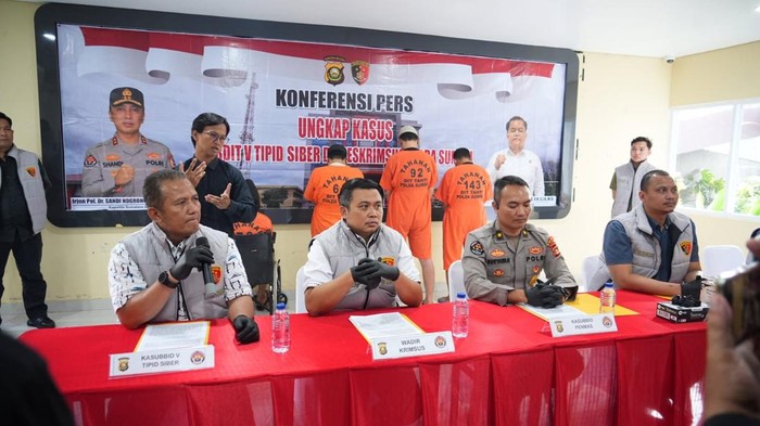 Konferensi pers kasus IMEI yang berhasil diungkap Polda Sumsel