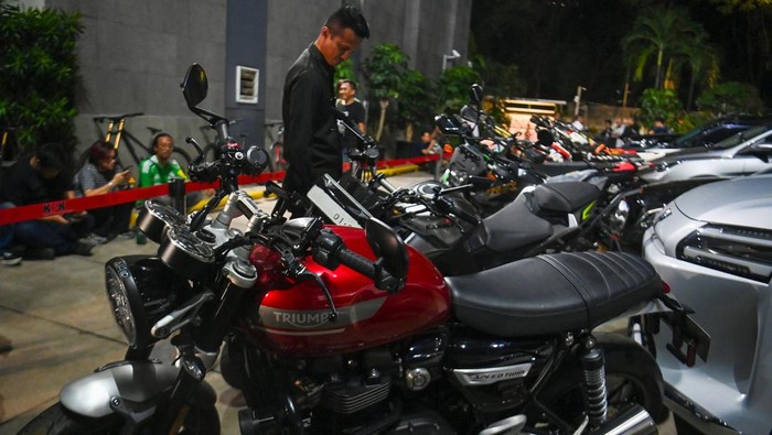 KPK Sita 33 Kendaraan Terkait OTT Imigrasi