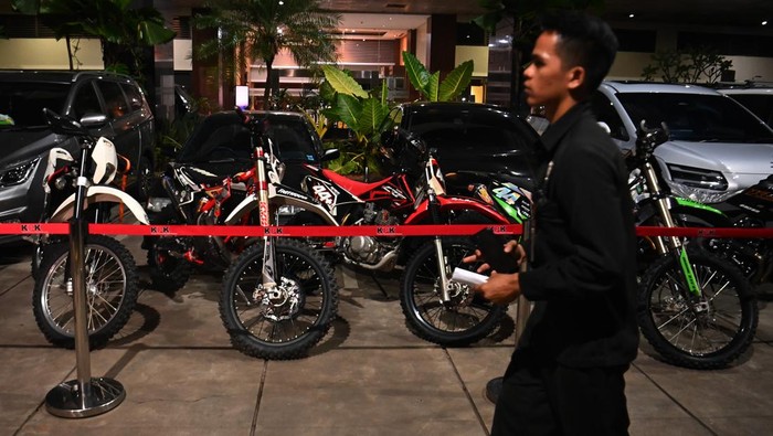 KPK Sita 33 Kendaraan Terkait OTT Imigrasi