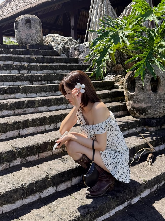 Kwon Eunbi menghabiskan 6 hari 5 malam di Bali, mulai 24 hingga 29 Mei 2026. Konten Eider Chalet akan menampilkan keseruannya ketika ikut kelas yoga, trekking, dan rafting. Foto: dok. Instagram @silver_rain.__