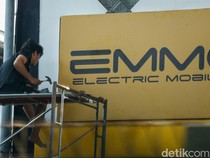 Video: BGN Ungkap Uang Muka Motor Listrik MBG Tahun 2025 Rp 243 M