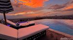 Potret Sunset dan City Light Surabaya dari 28th Sky Beach Club The Trans Luxury Hotel