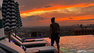 Di Trans Luxury Hotel Surabaya, Menginap Sambil Nikmati Sunset dan View Gunung Arjuno