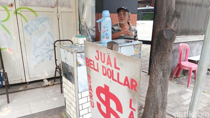 Money Changer Pinggir Jalan