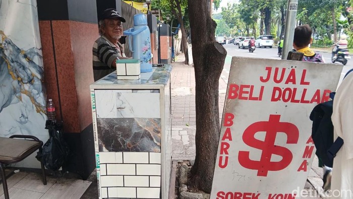 Money Changer Pinggir Jalan