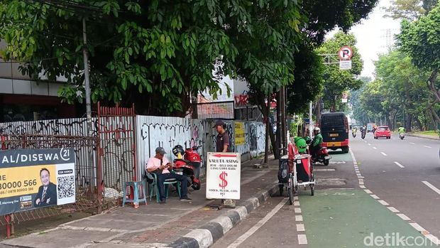 Money Changer Pinggir Jalan